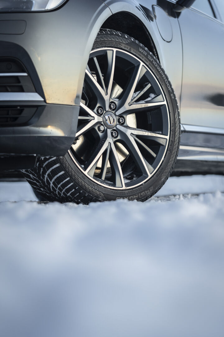 Nokian Snowproof P (1)