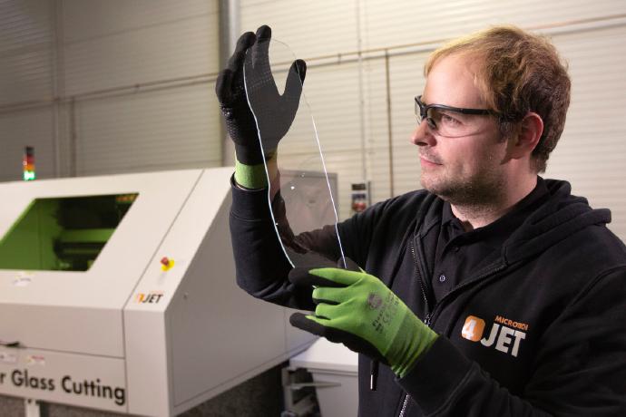 4JET extends its portfolio of laser glass cutting systems