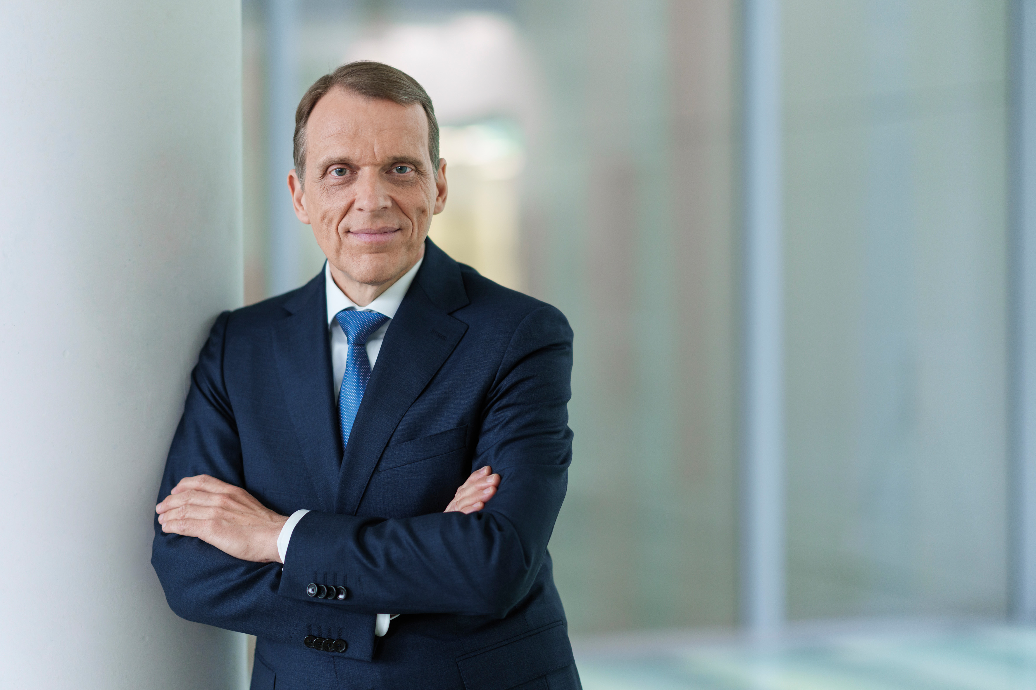 Dr. Stephan Kothrade
