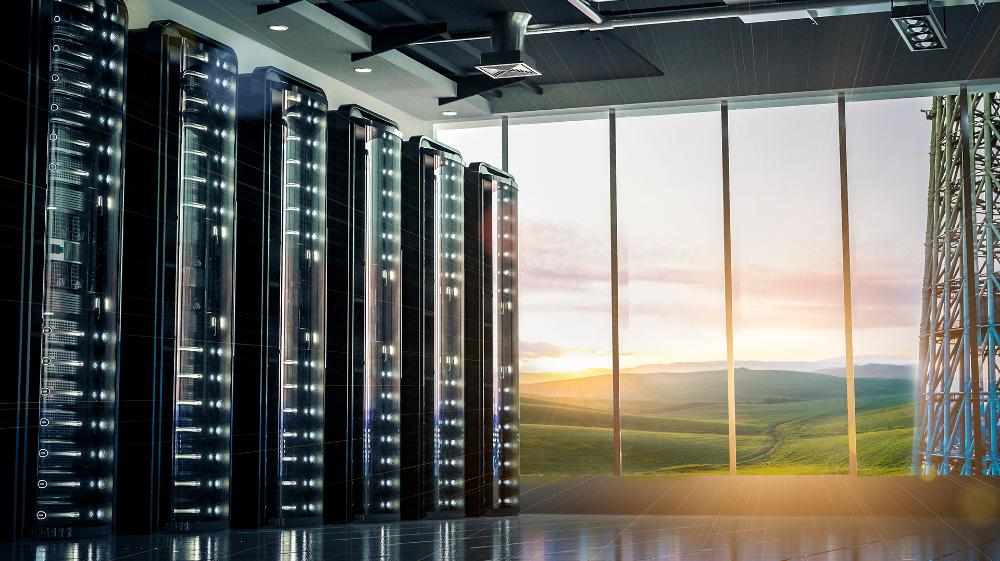Schneider Electric lanseaza EcoCare Advanced+ pentru distributia electrica - noi niveluri de suport, eficienta operationala mai mare si siguranta sporita